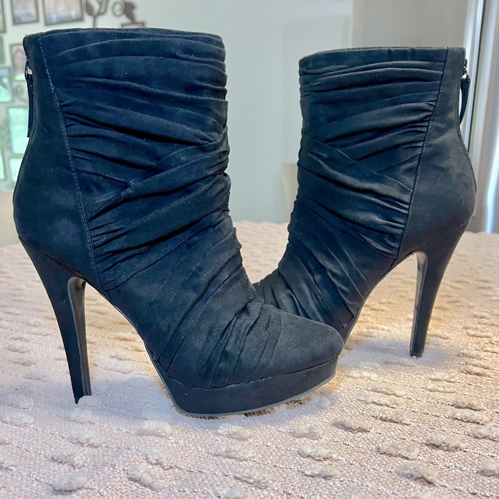 ELLE Black Platform Bootie - Size 7